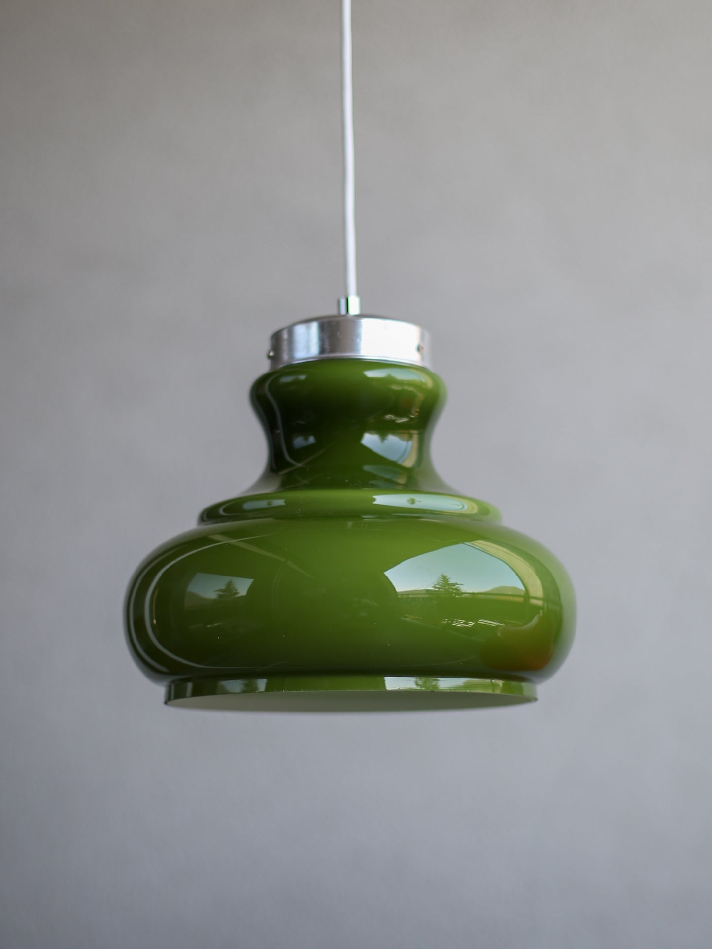 Vintage avocado green lamp