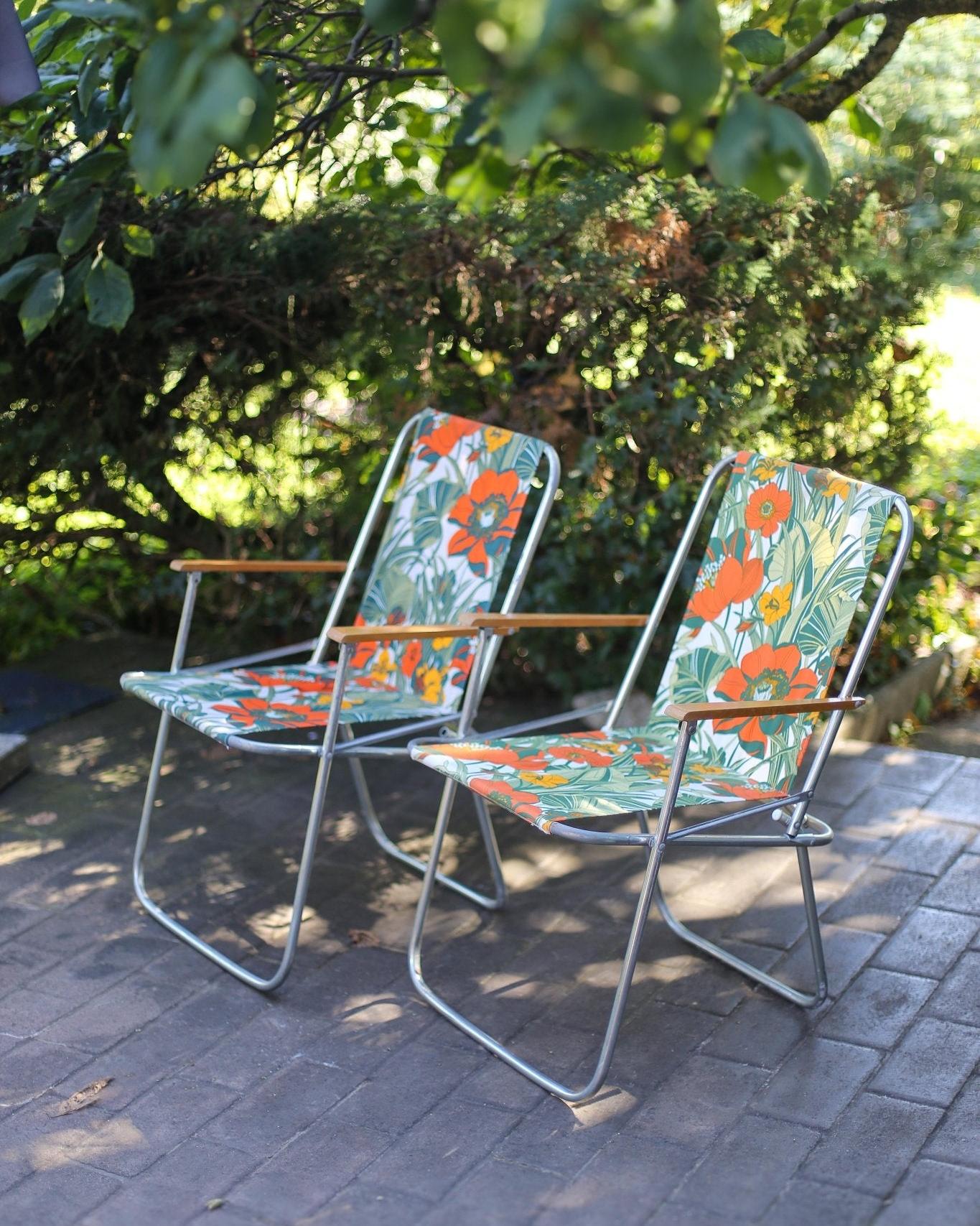 Set of two vintage folding chairs - Made in Yugoslavia