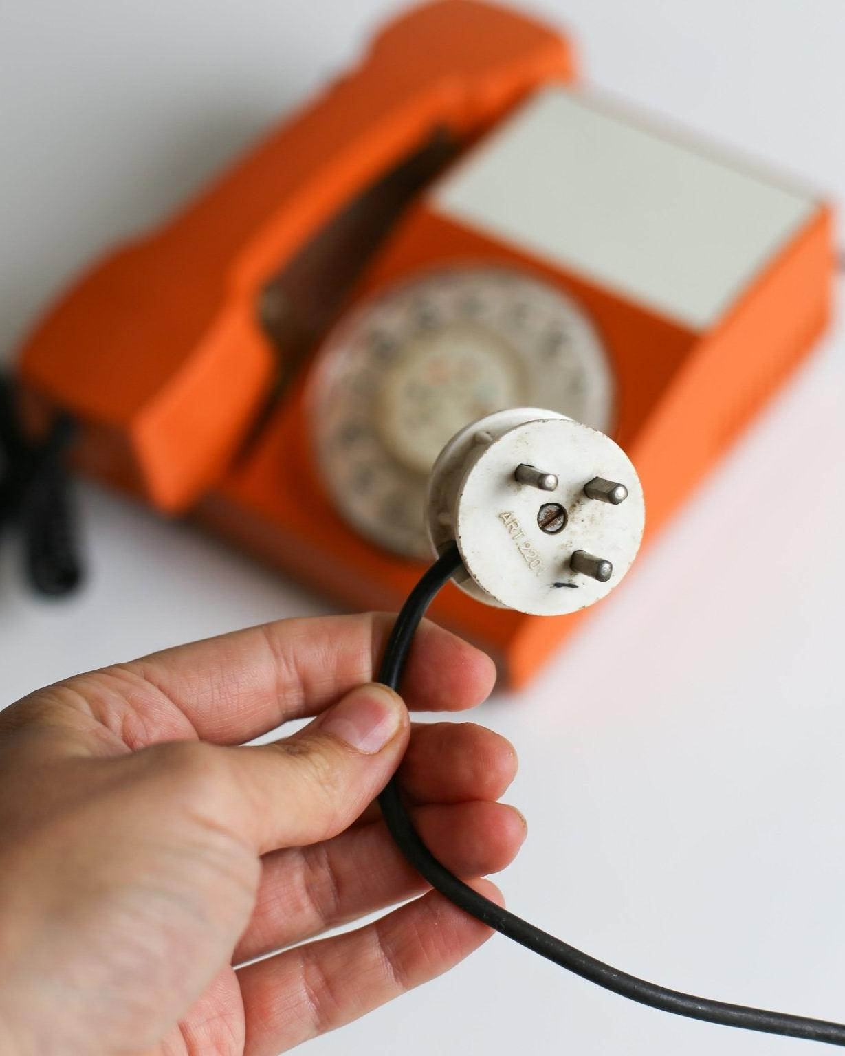 Vintage telephone Iskra ATA 32 - Made in Yugoslavia