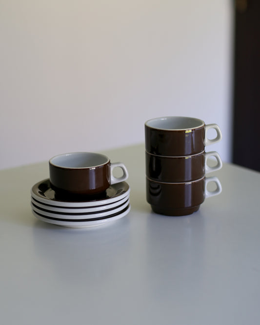 Set of 4 vintage cups with saucers