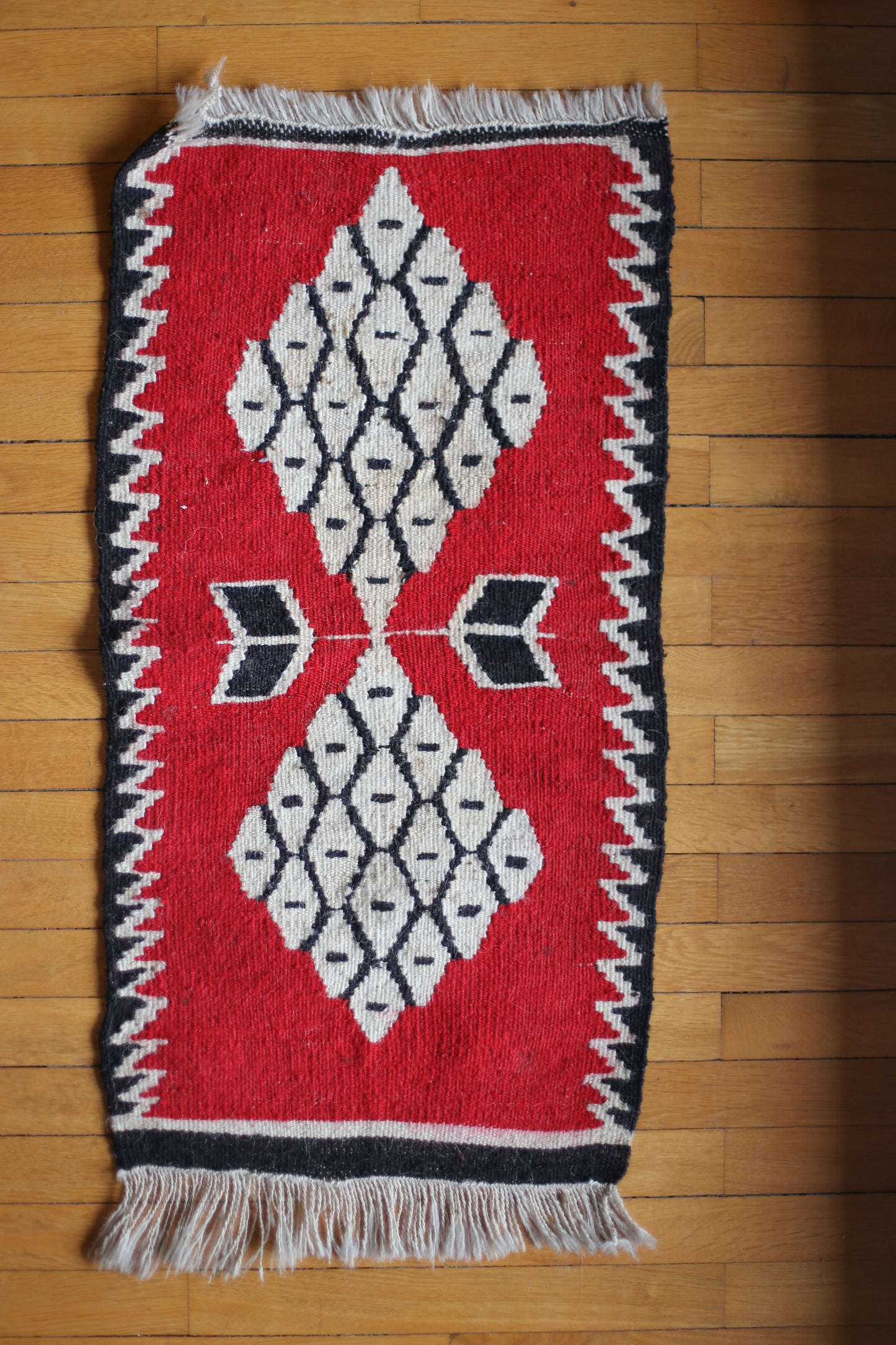 Vintage kilim rug