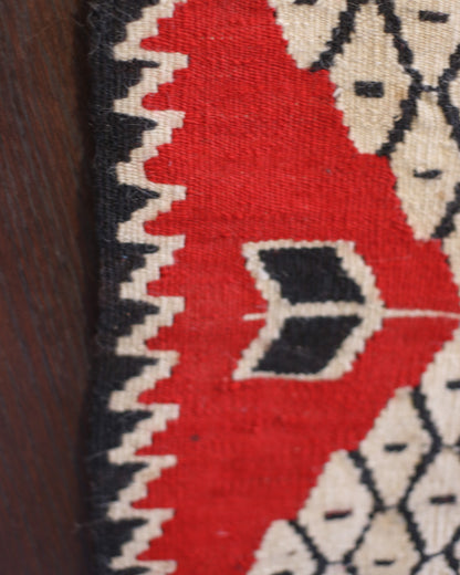 Vintage kilim rug