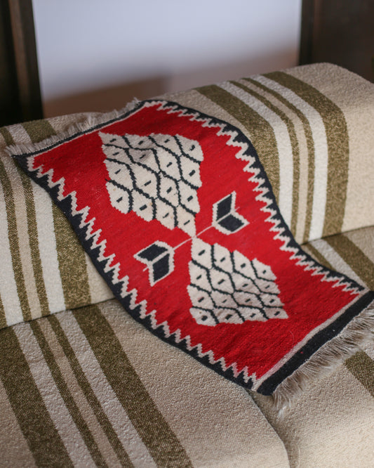 Vintage kilim rug