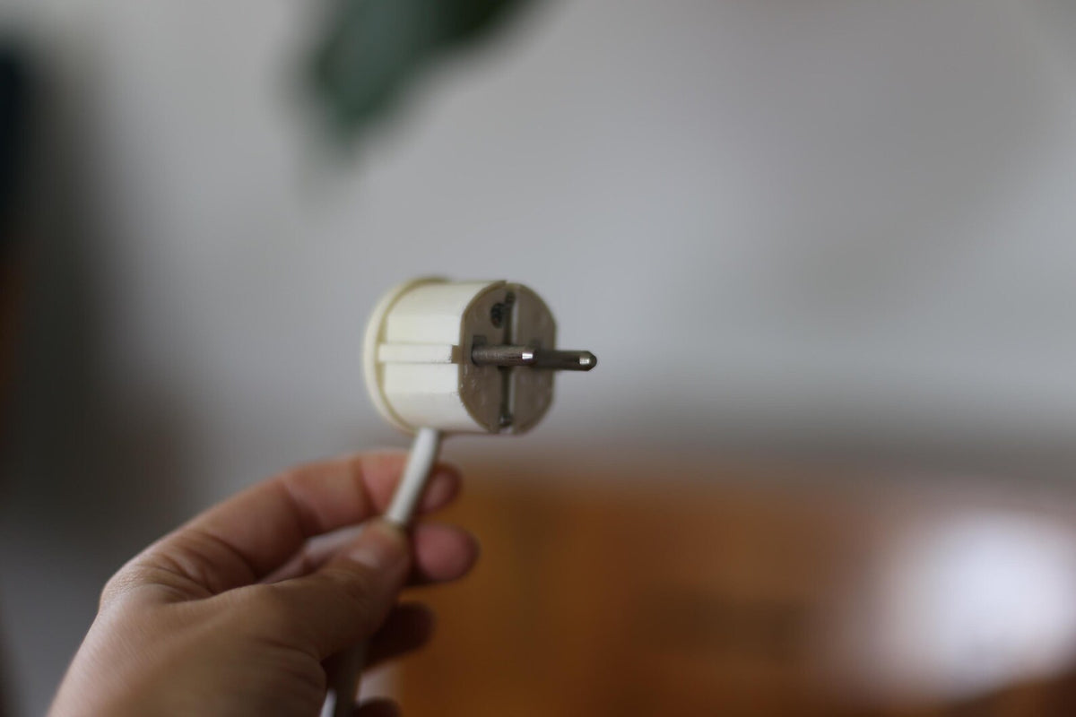 Inline switch on the floor lamp power cord