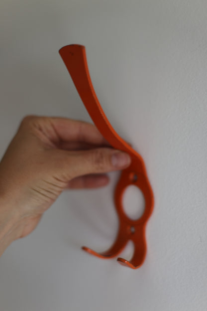 A set of 3 metal hooks