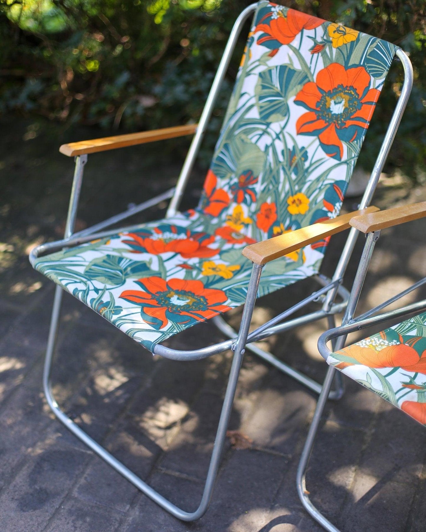 Set of two vintage folding chairs - Made in Yugoslavia